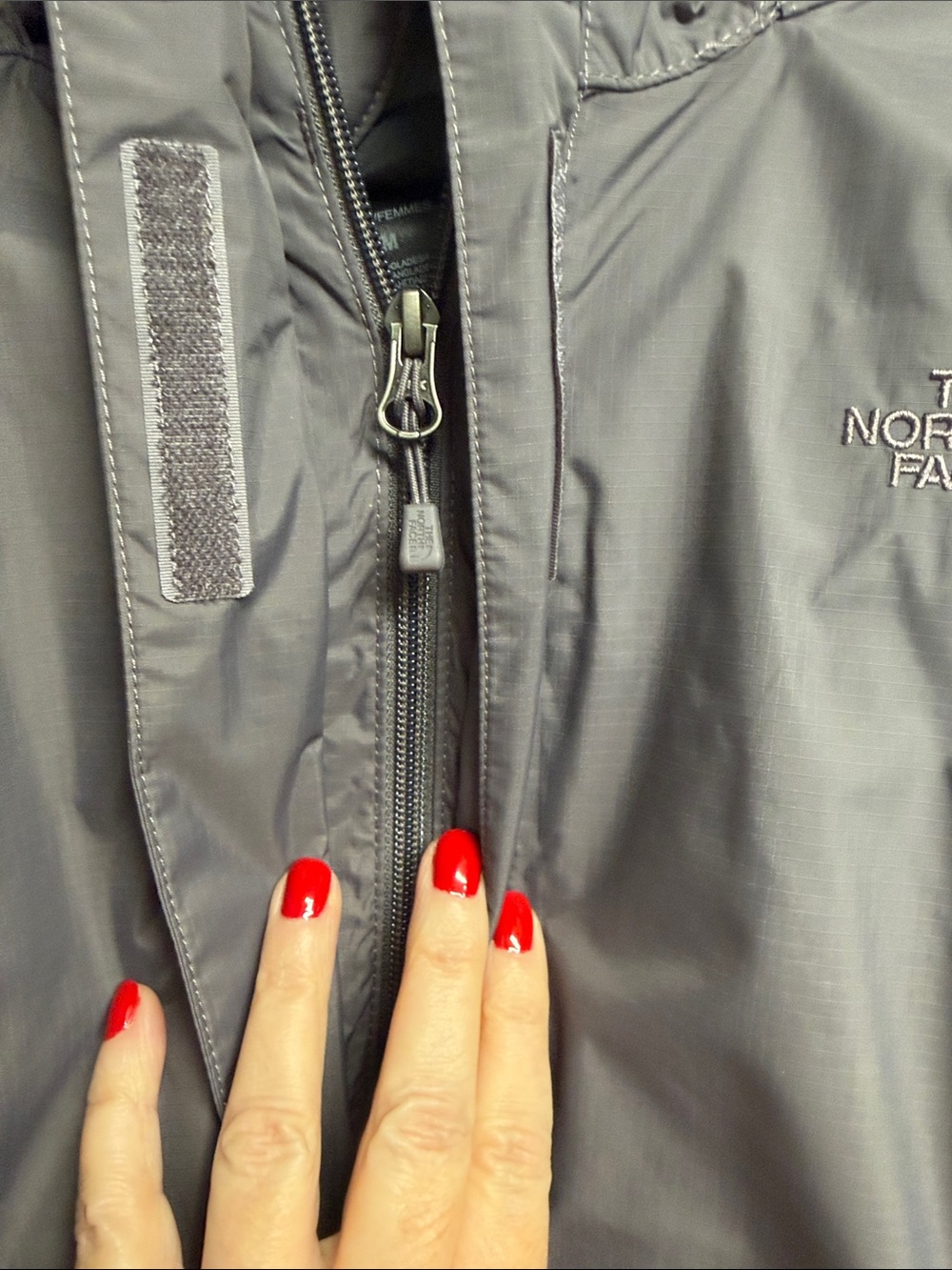 The North Face Women's Gray Hooded Rain Jacket - Picture 6 of 7
